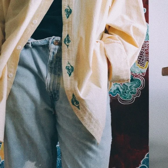 Printed Yellow Buttonup - Picture 4 of 4